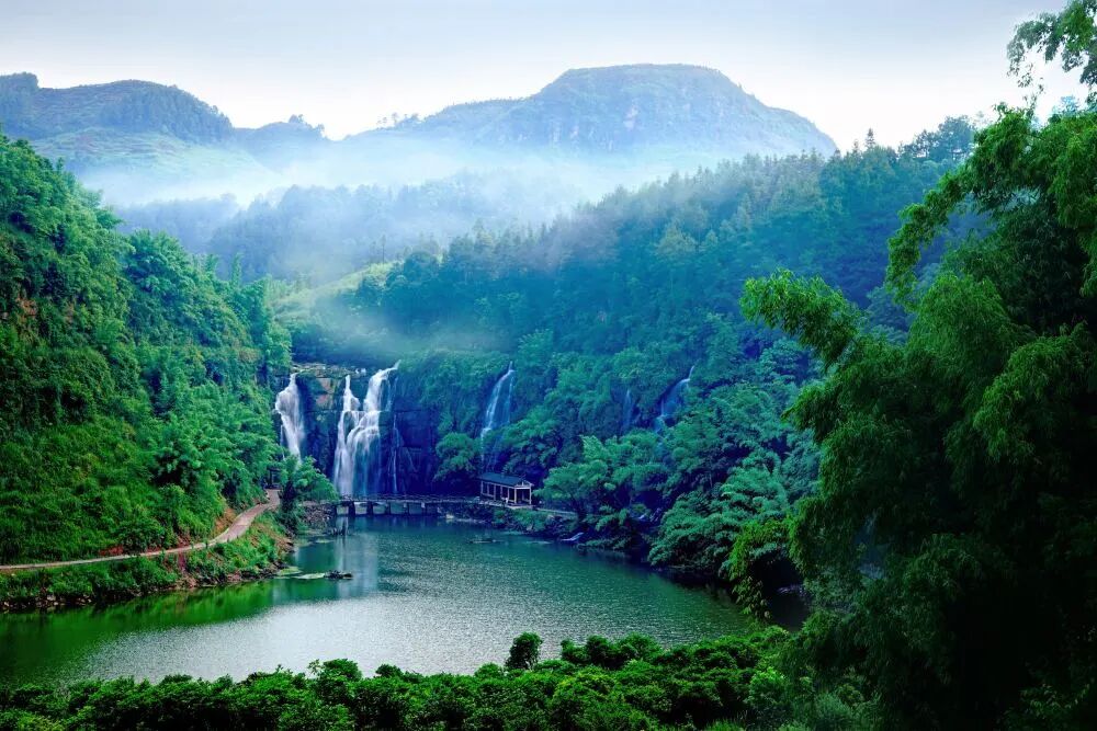 万盛经开区：加快推进幸福河湖建设 让绿色发展成果惠及更多群众