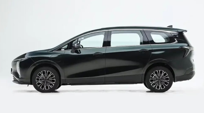 中大型SUV，权益价9.99万起就入手！搭载华为乾崑智驾ADS 5 SE！